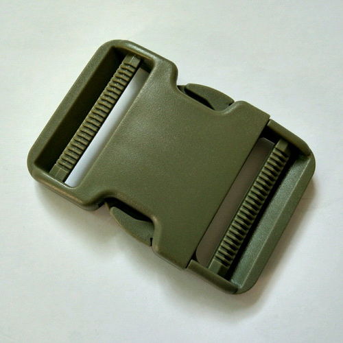 彩色塑料插扣 从箱包配件到服装辅料的多样化应用